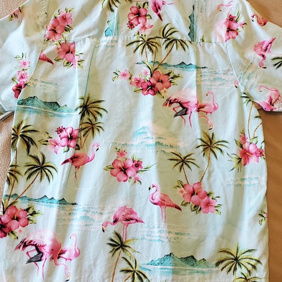 Fun Hawaiian style button up shirt  L - Picture 2 of 4